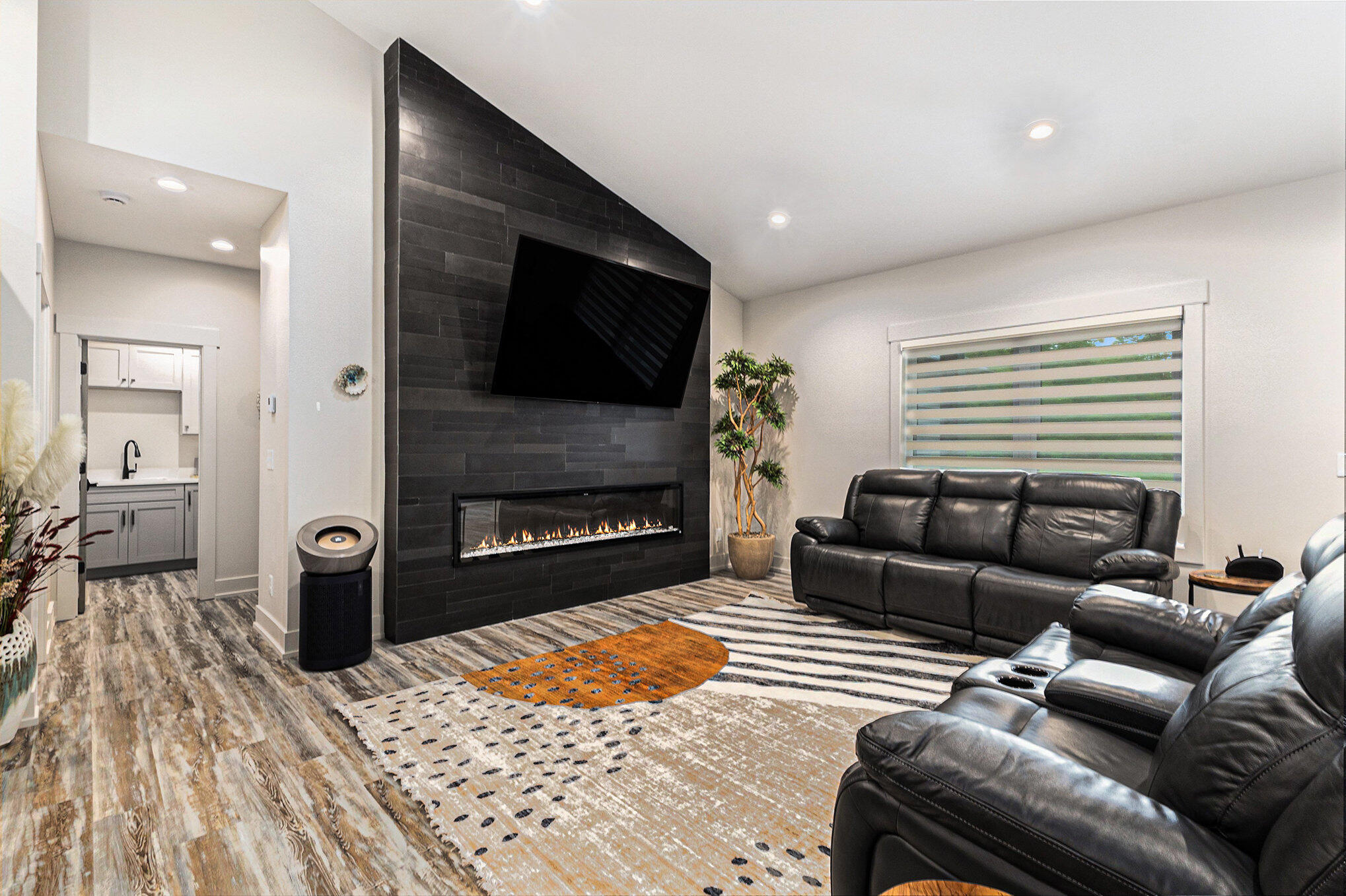 6011 Savannah Way, #32