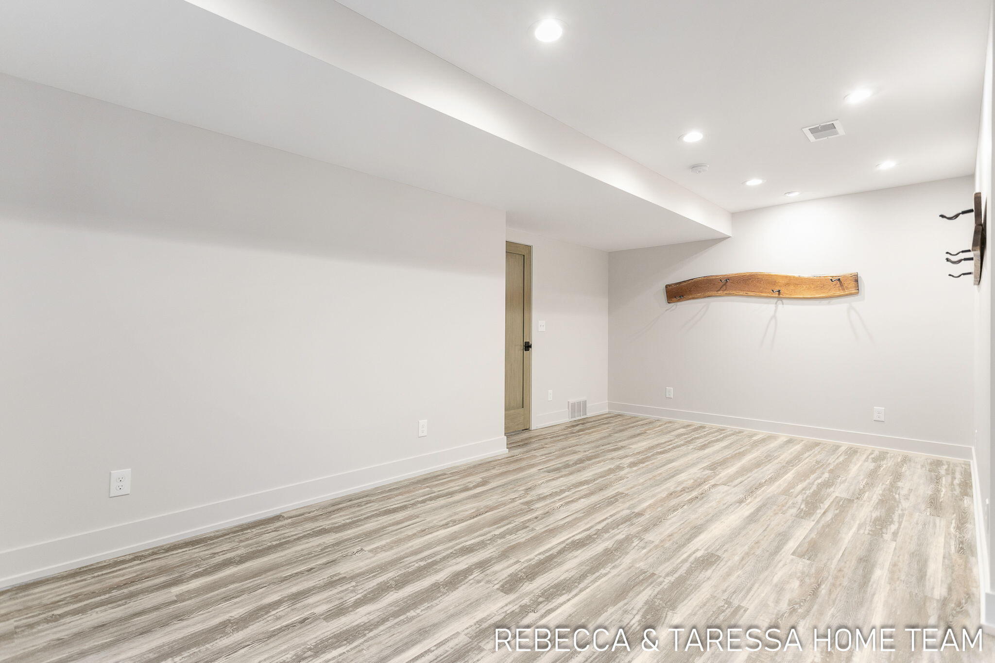 6011 Savannah Way, #32