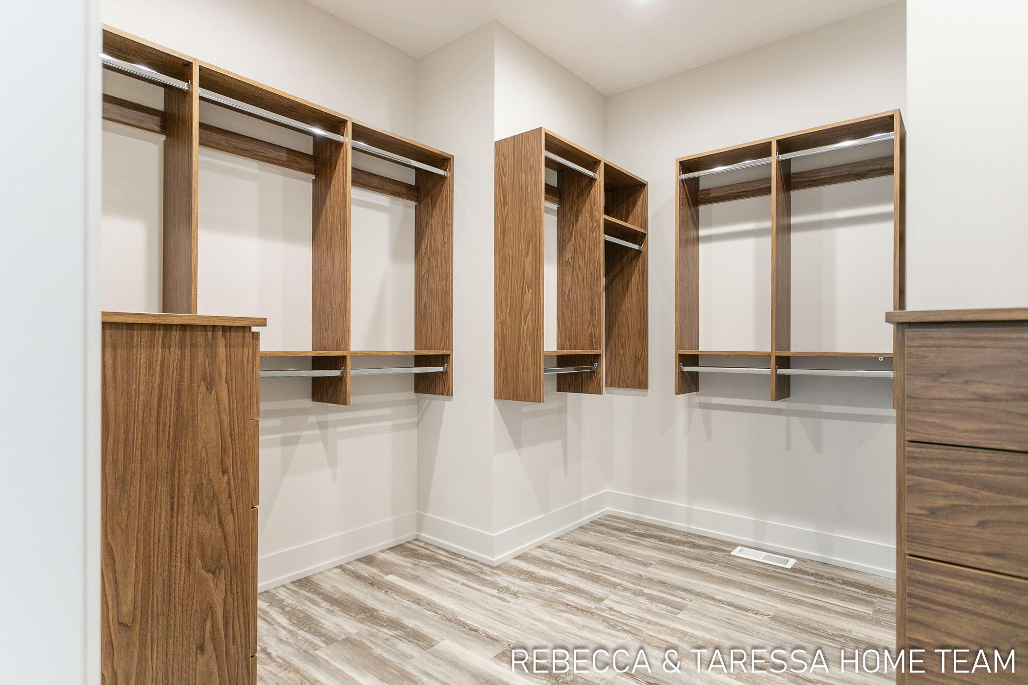 6011 Savannah Way, #32