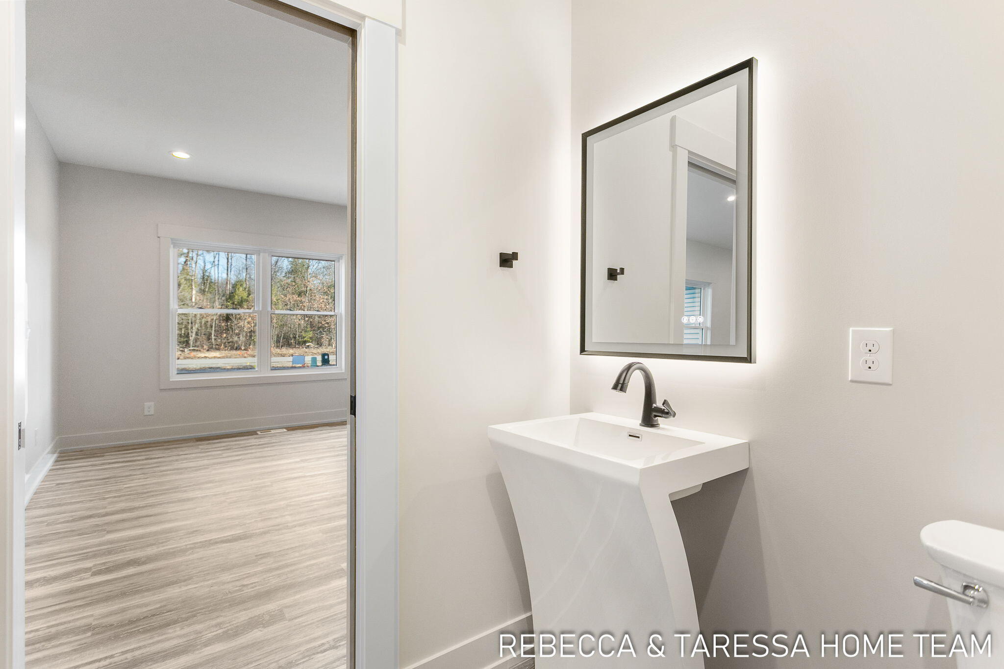 6011 Savannah Way, #32