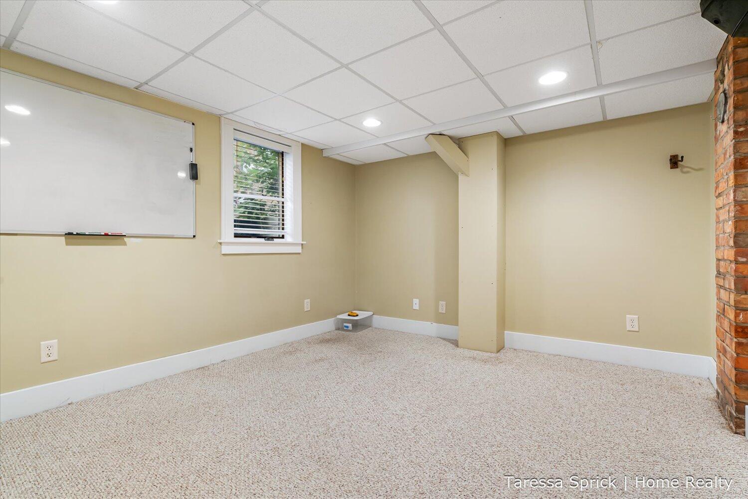 223 W 15th Street