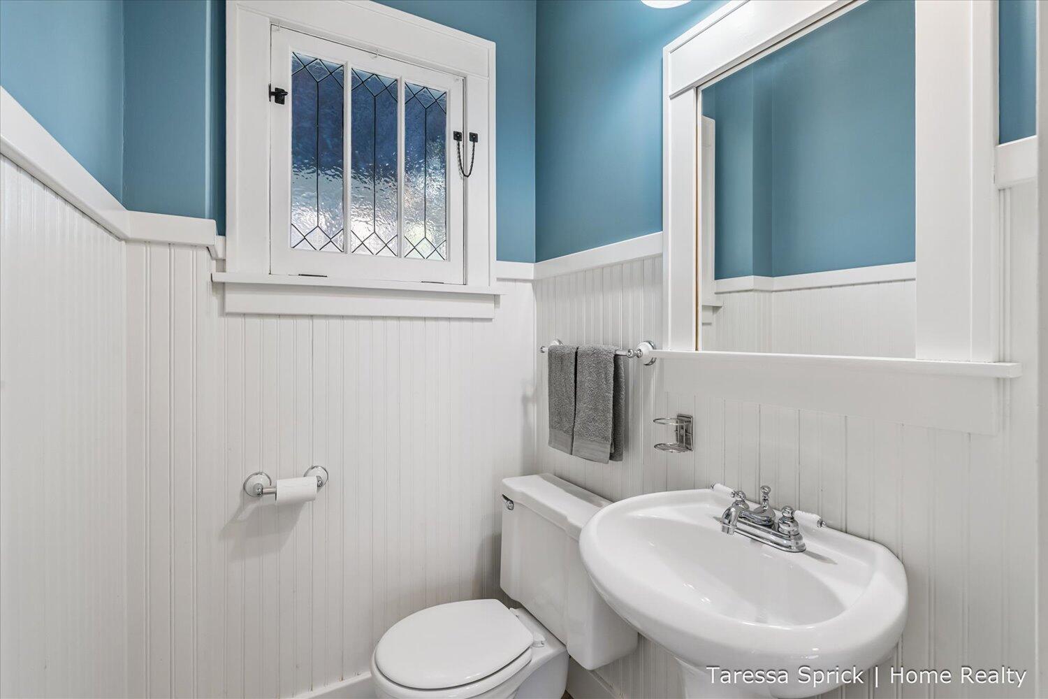 223 W 15th Street
