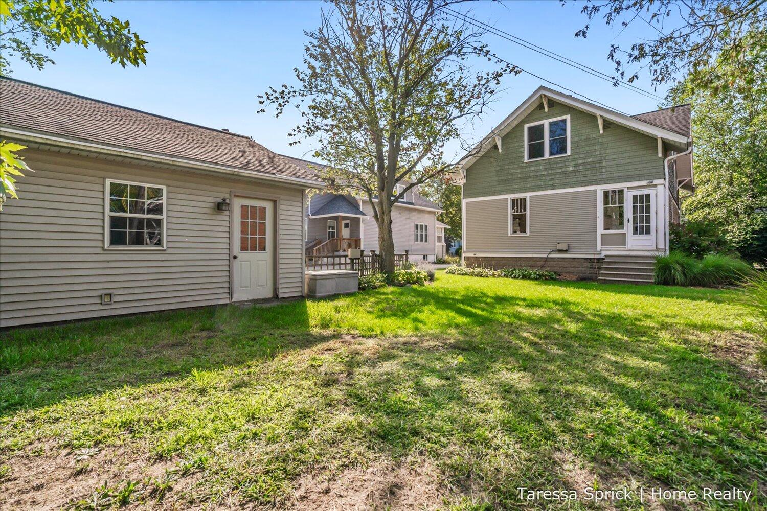 223 W 15th Street