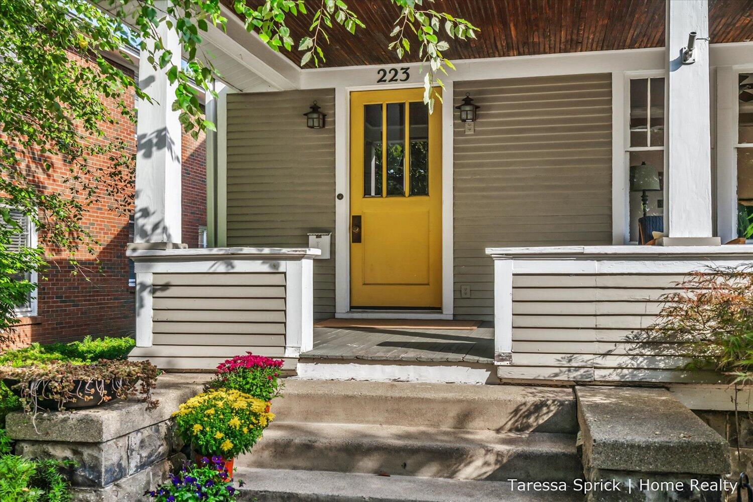 223 W 15th Street