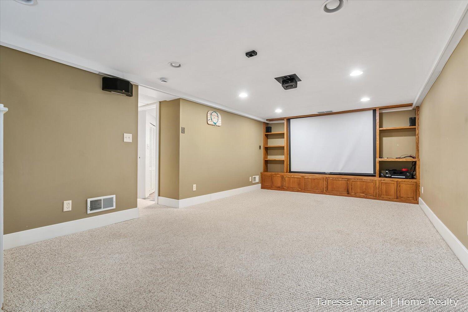 223 W 15th Street