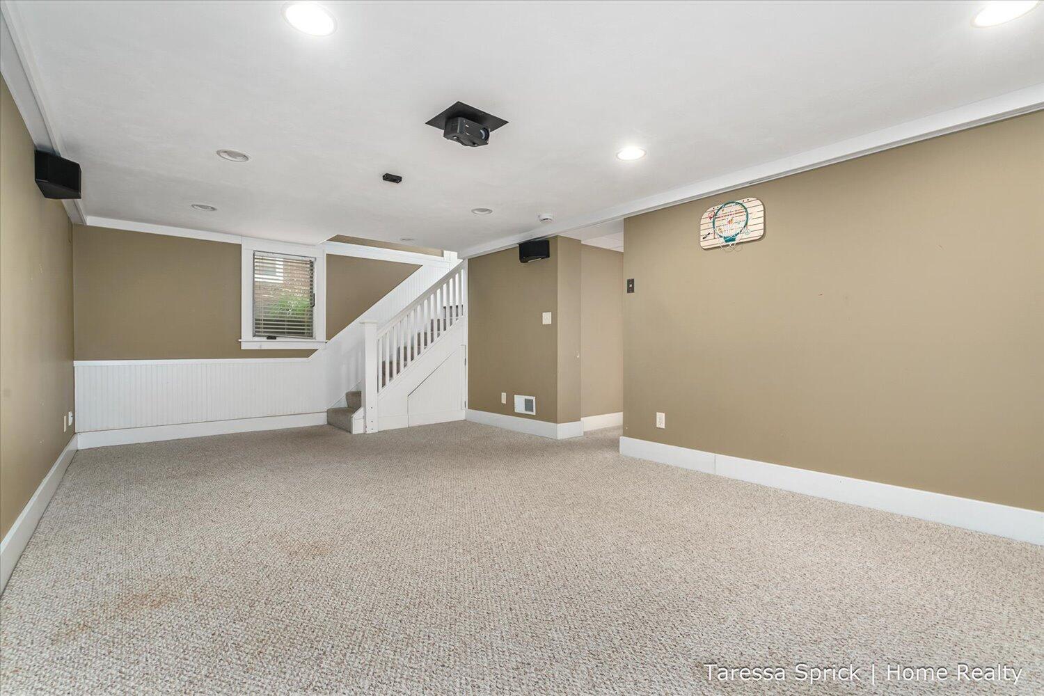 223 W 15th Street