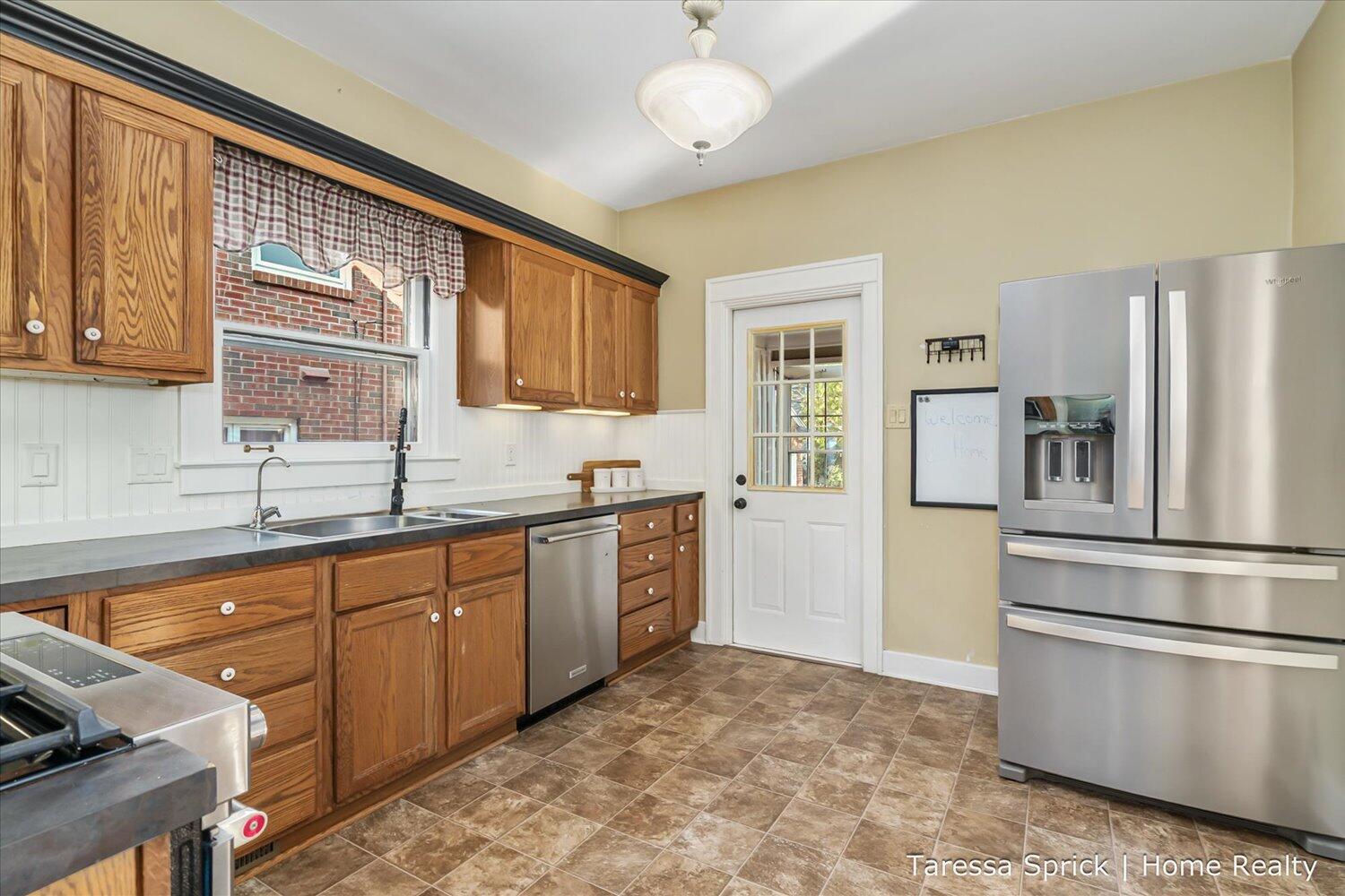 223 W 15th Street