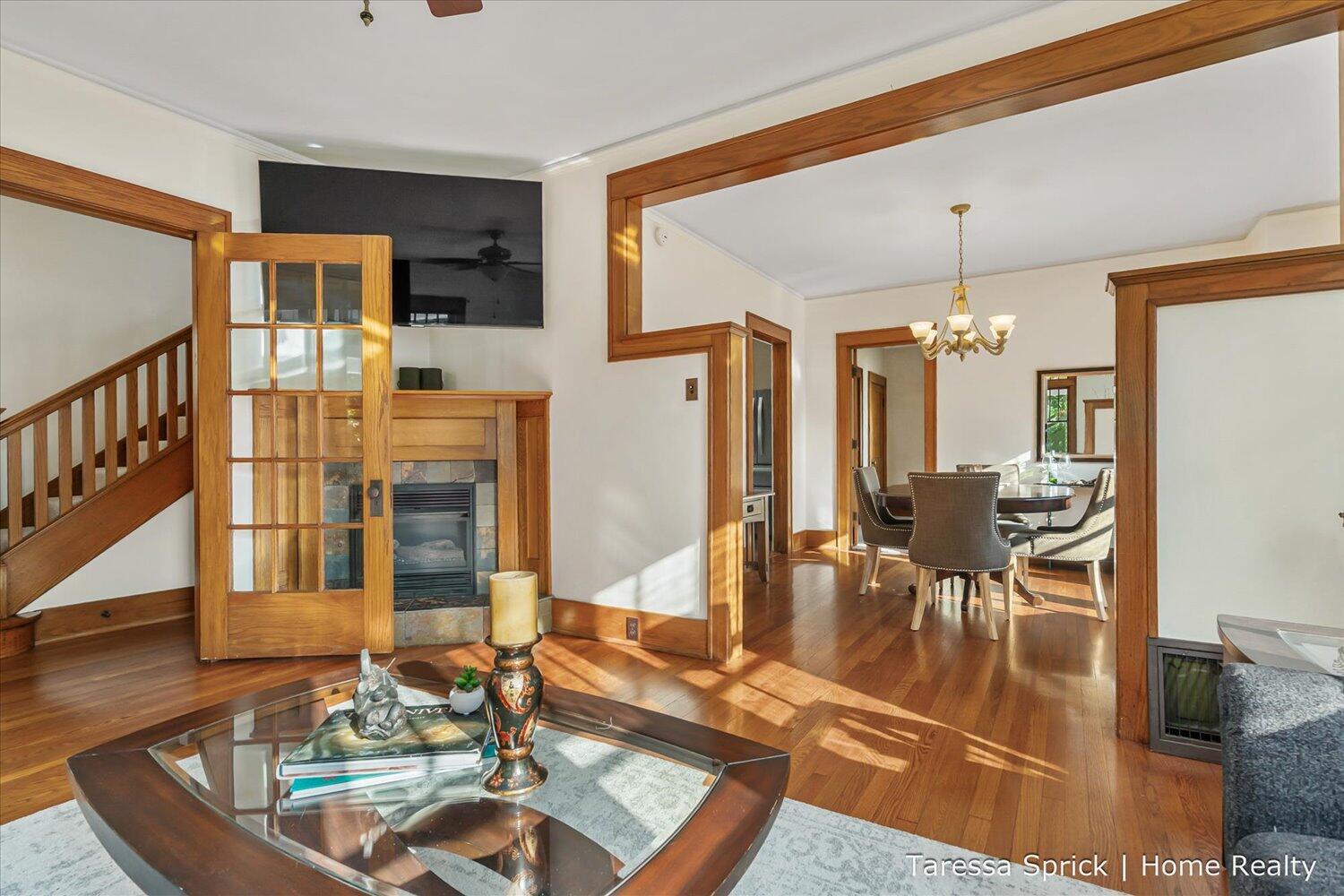 223 W 15th Street