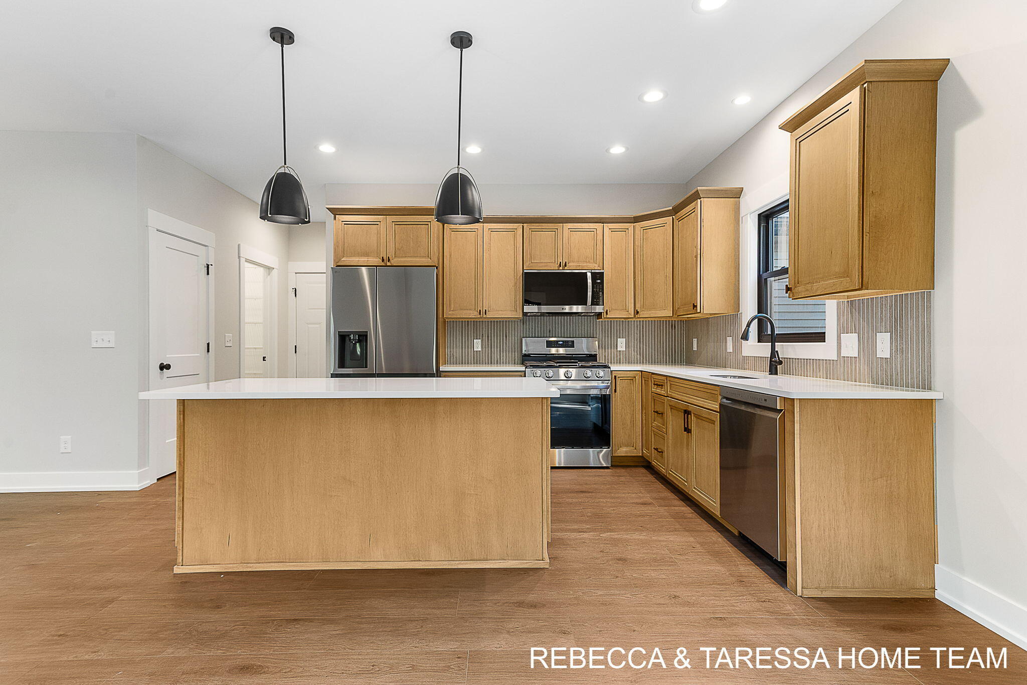408 Sabine Drive, 10