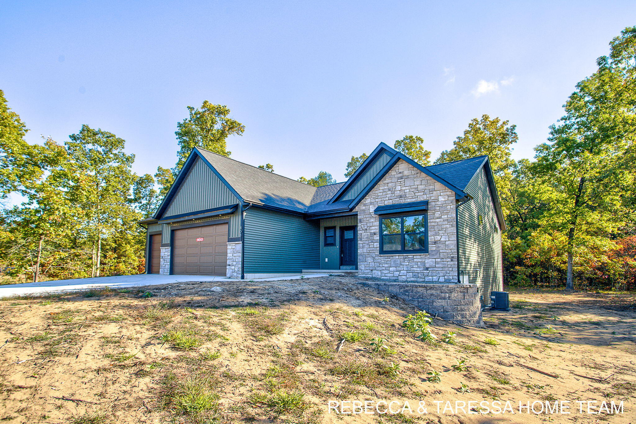 408 Sabine Drive, 10