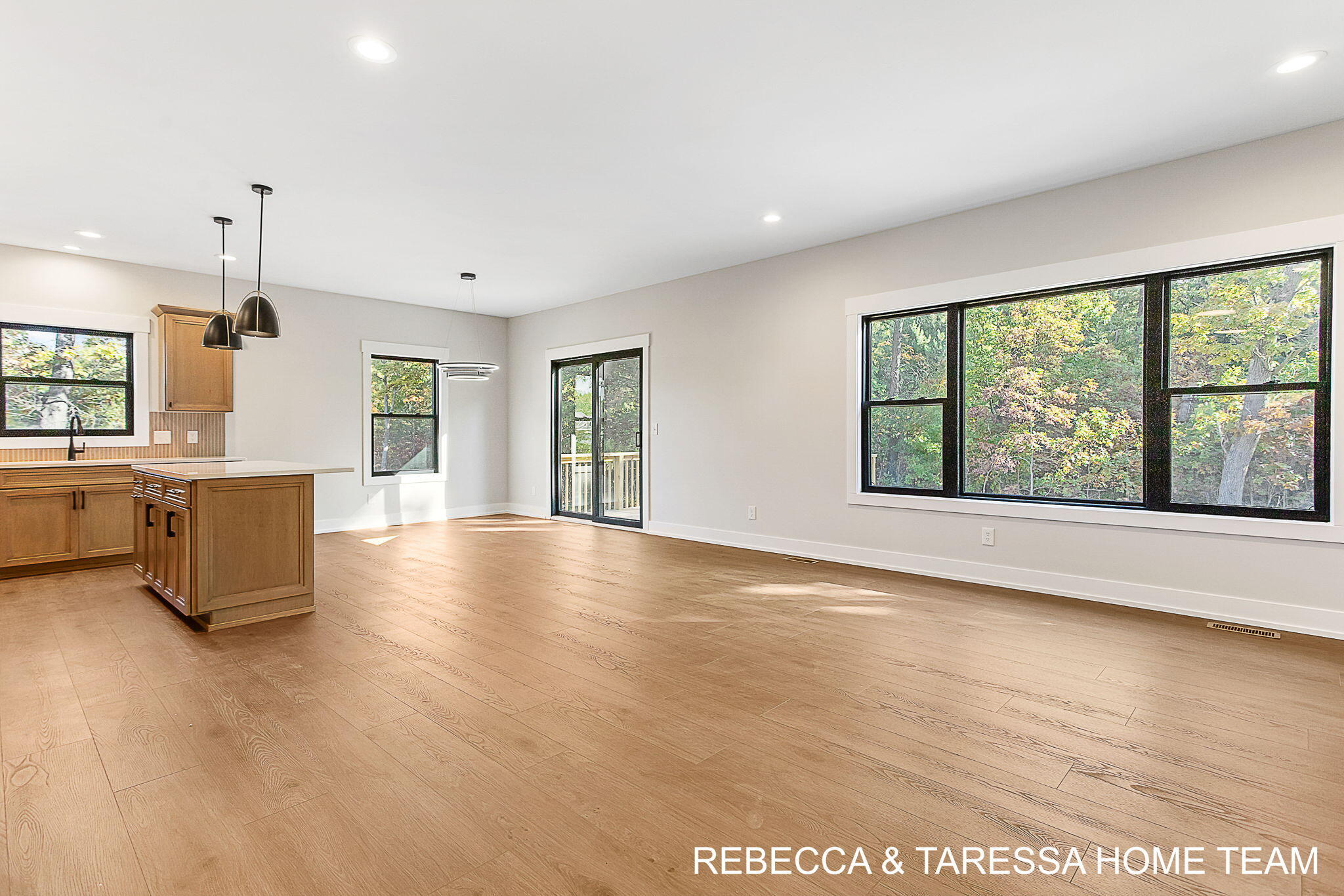 408 Sabine Drive, 10