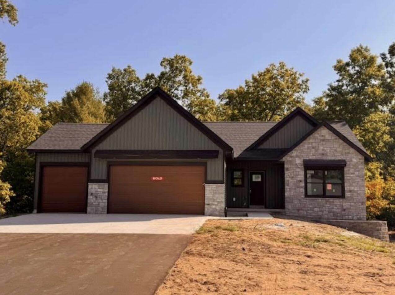 408 Sabine Drive, 10