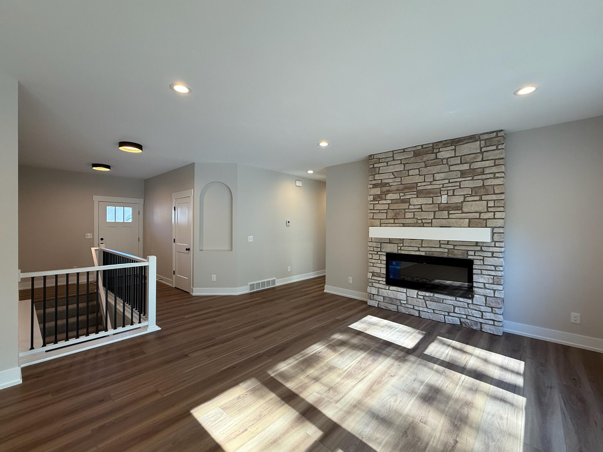 404 Sabine Drive 9