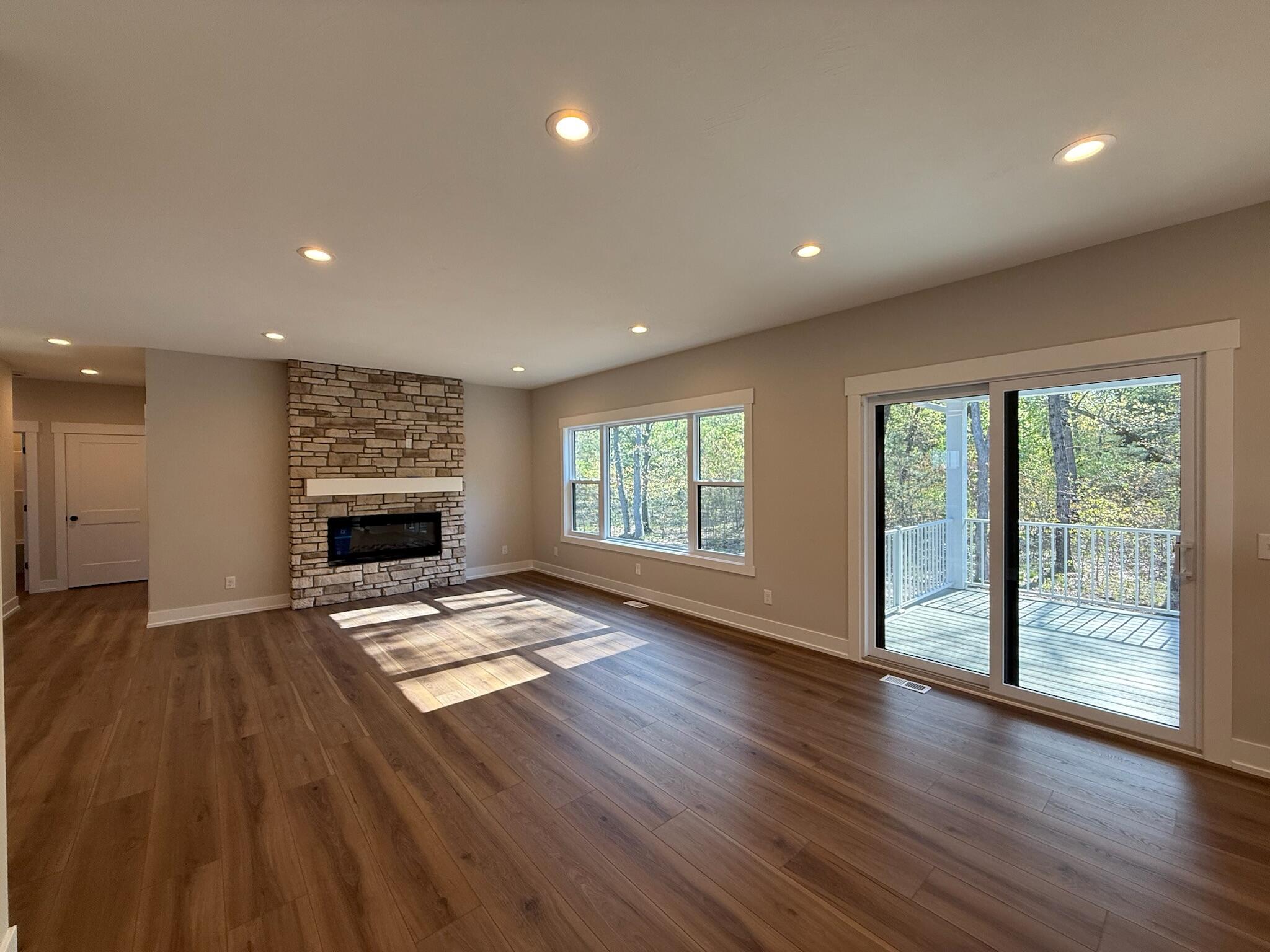 404 Sabine Drive 9