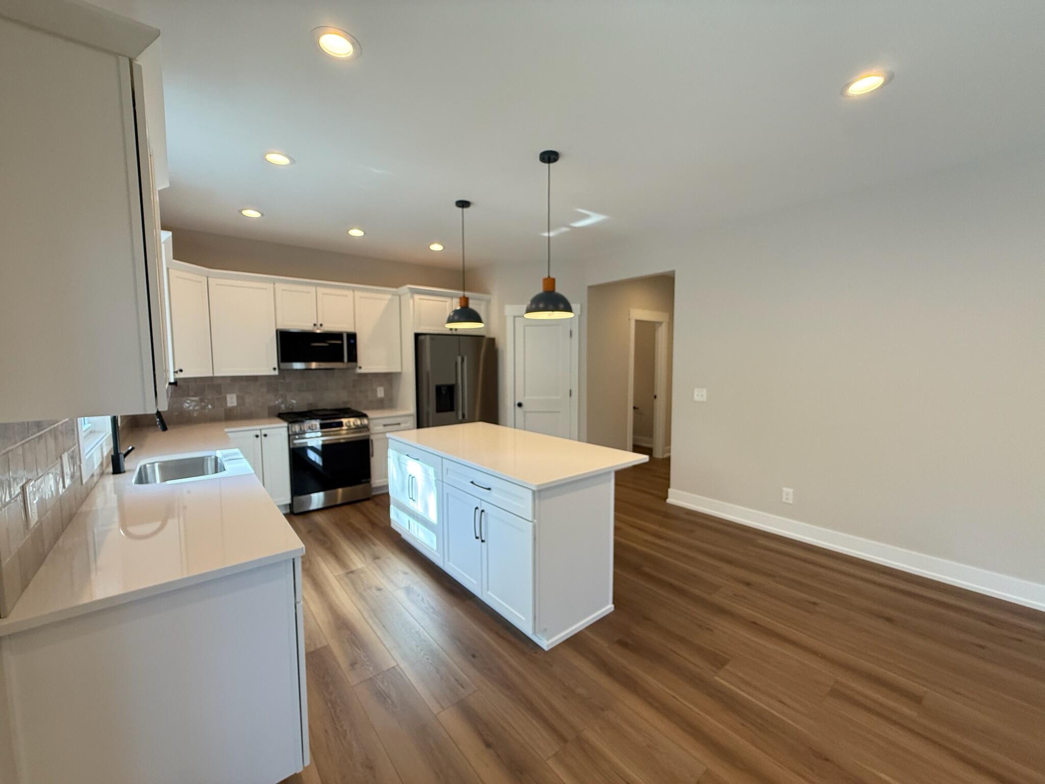 404 Sabine Drive 9