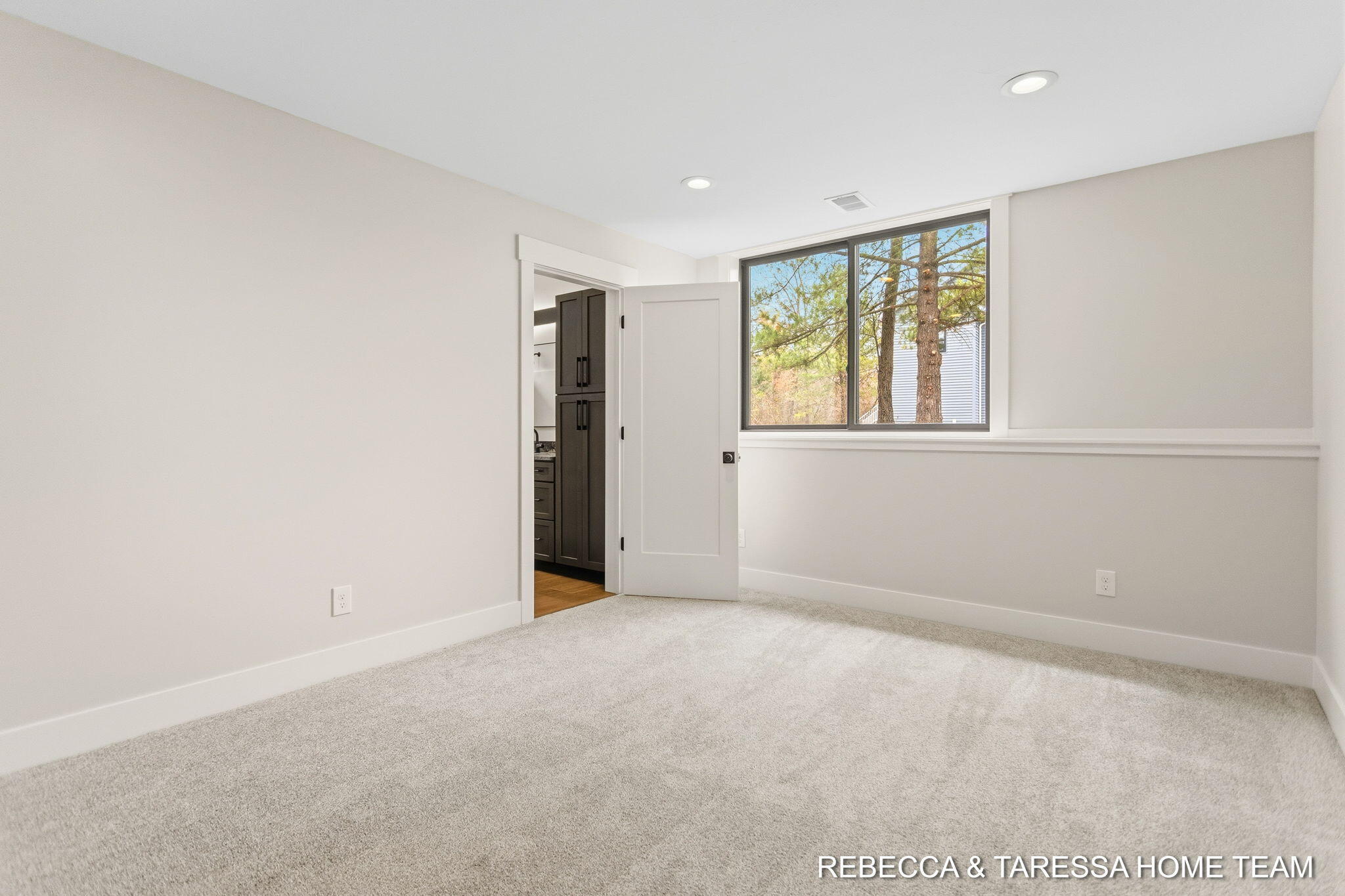 400 Sabine Drive 8