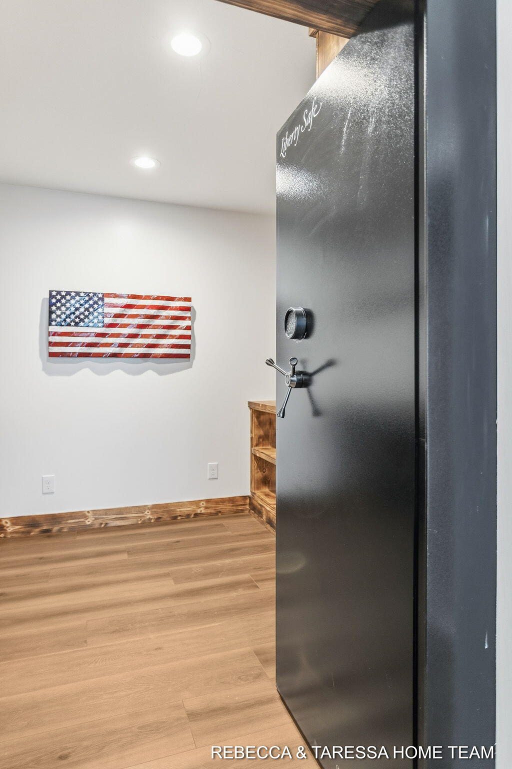 400 Sabine Drive 8