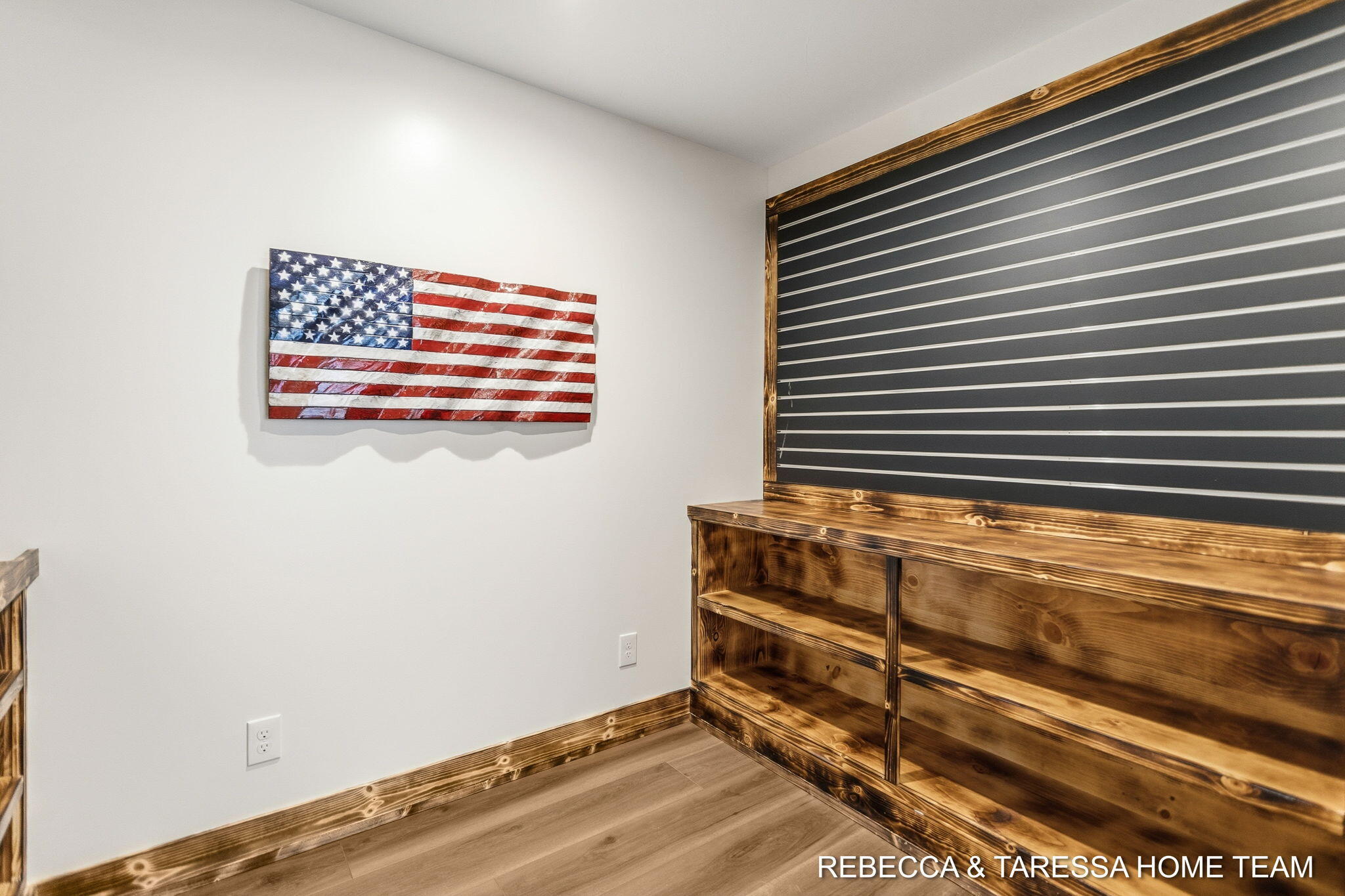400 Sabine Drive 8