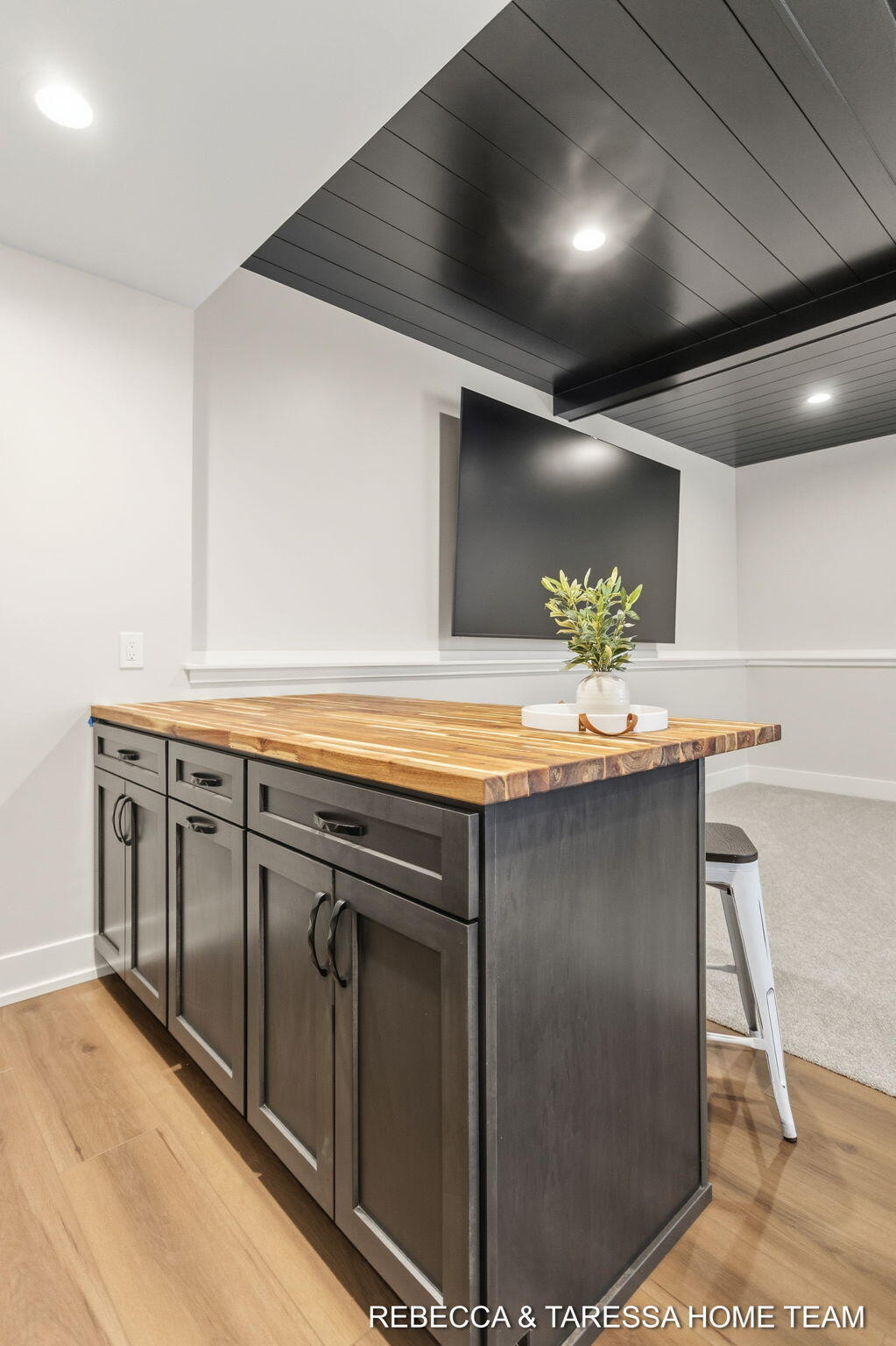 400 Sabine Drive 8