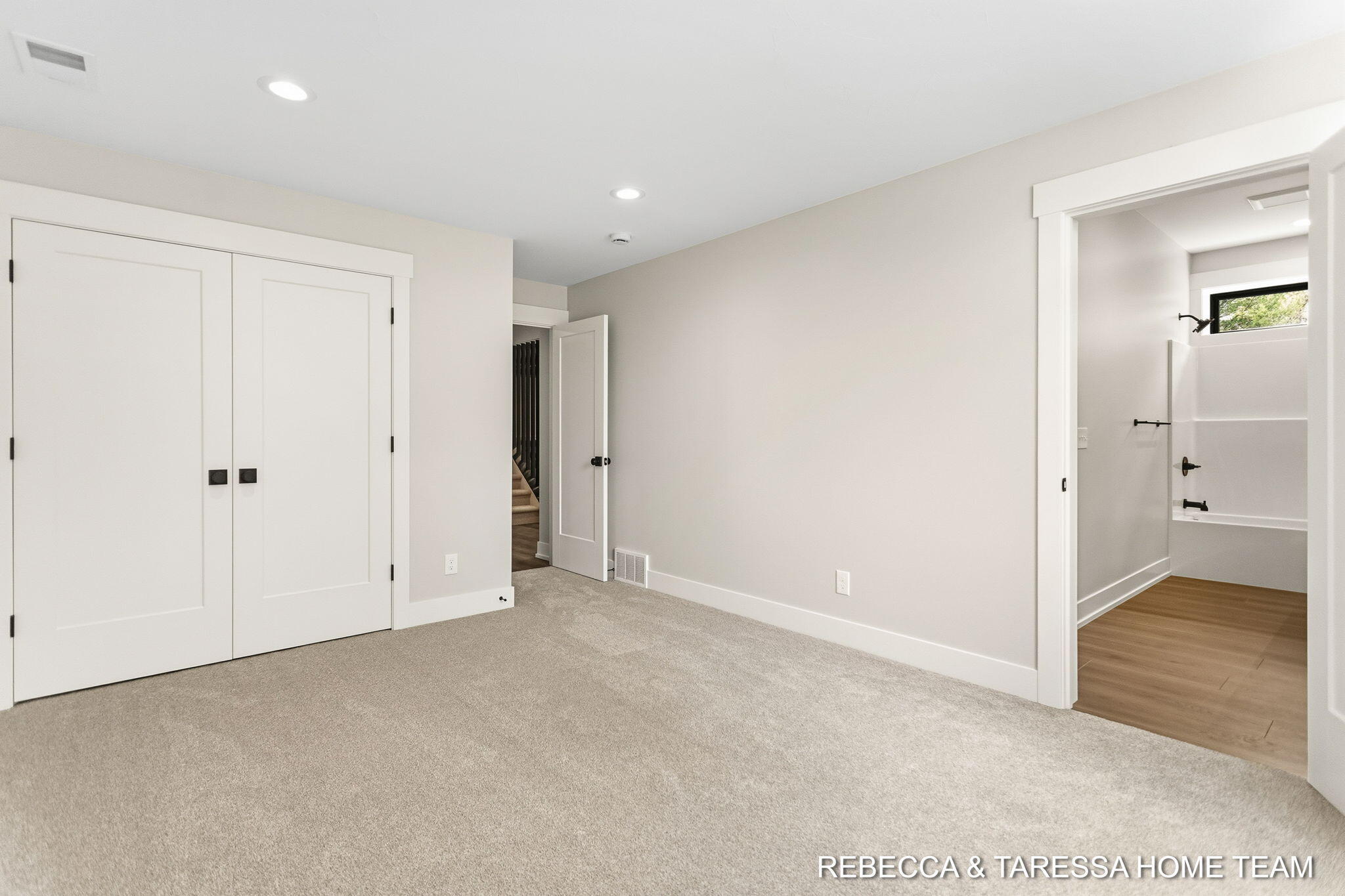 400 Sabine Drive 8
