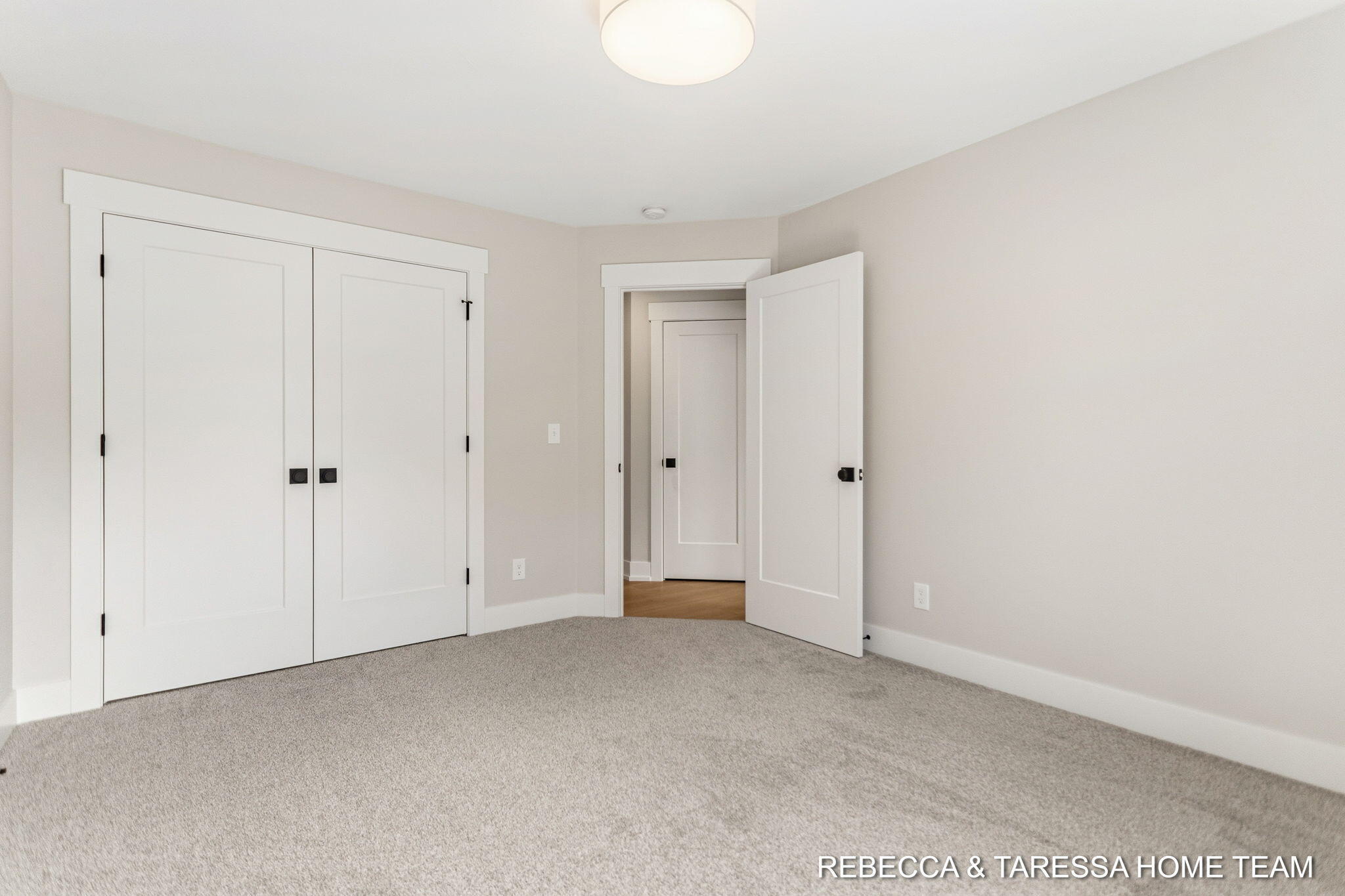 400 Sabine Drive 8