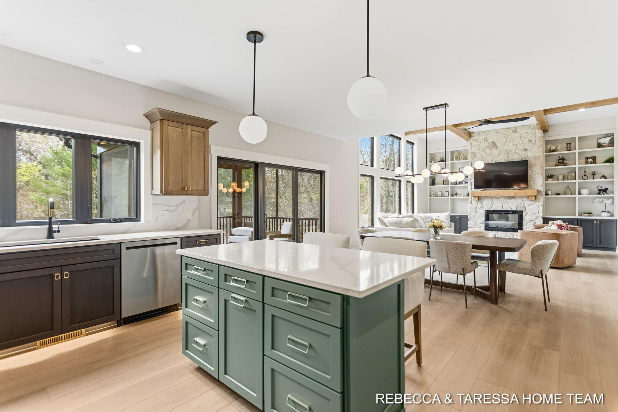400 Sabine Drive 8