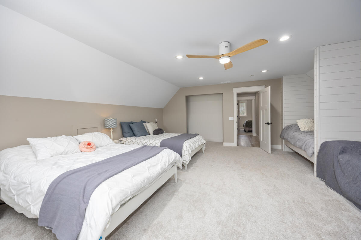 7834 Sandy Lane