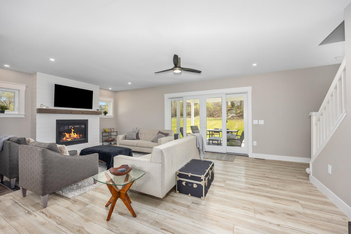 7834 Sandy Lane