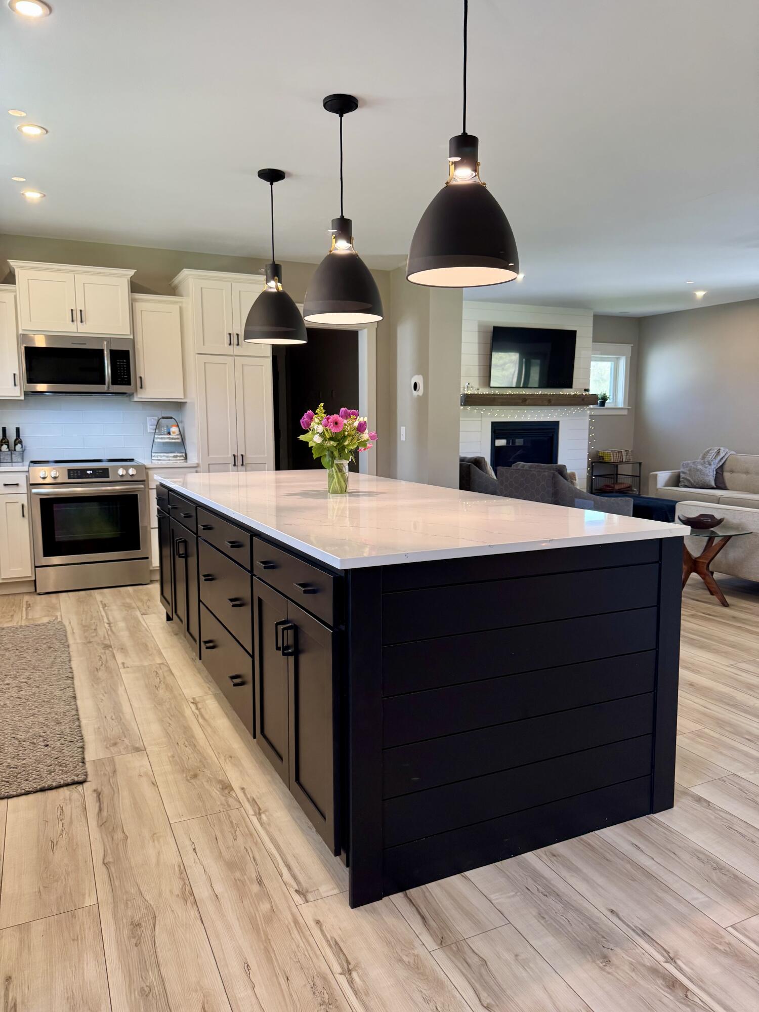 7834 Sandy Lane