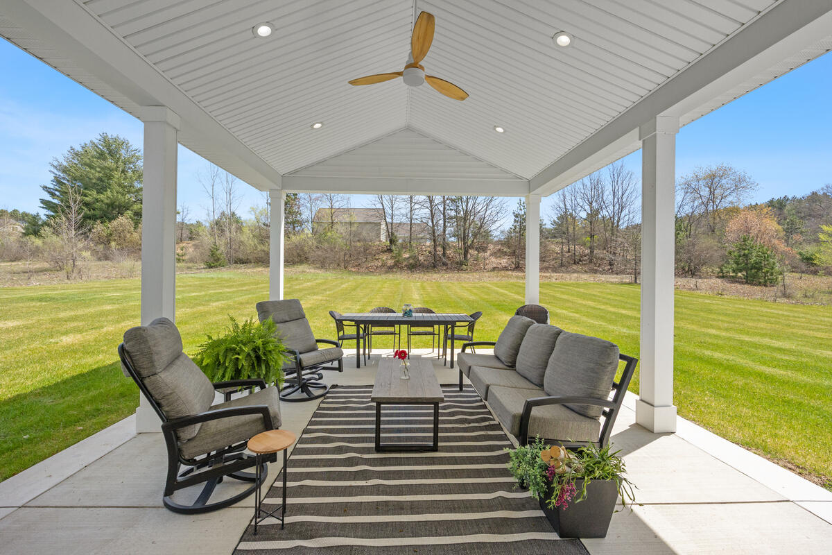 7834 Sandy Lane