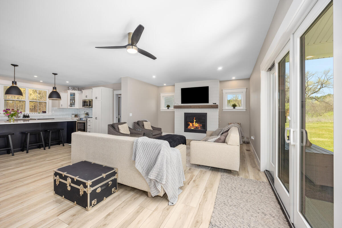 7834 Sandy Lane