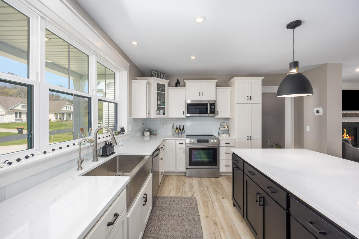 7834 Sandy Lane