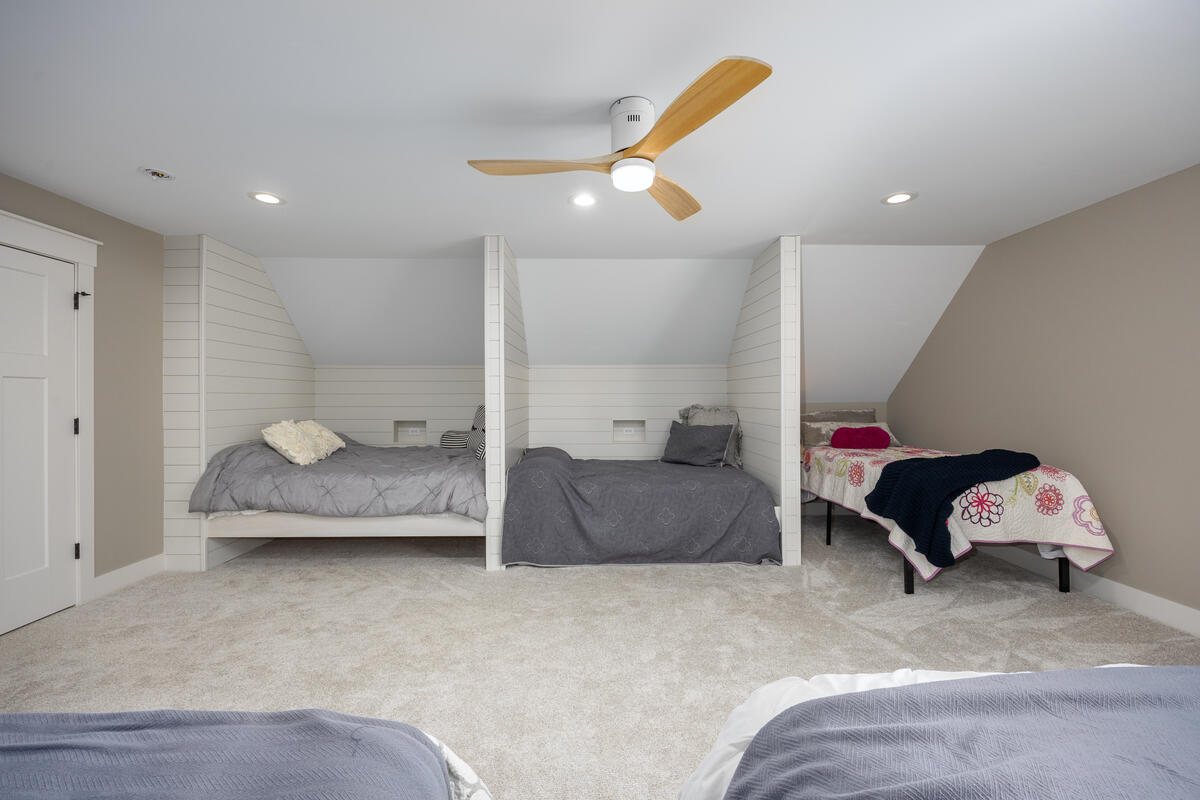 7834 Sandy Lane