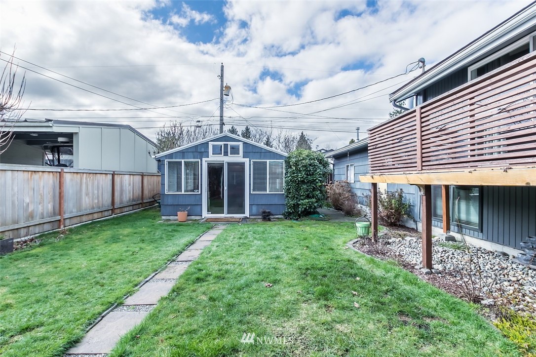 2130 N Bennett Street , -2914