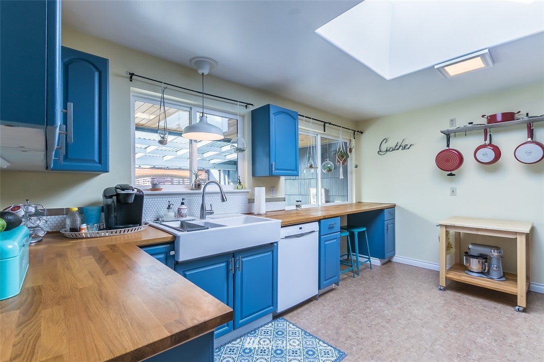 2130 N Bennett Street , -2914