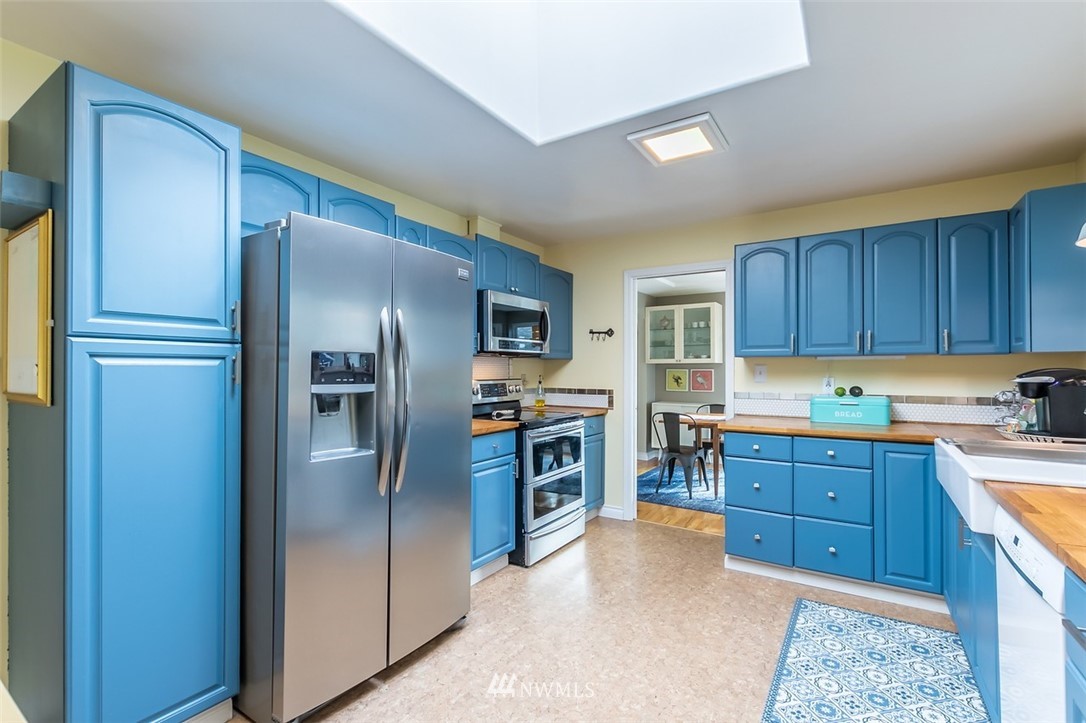 2130 N Bennett Street , -2914