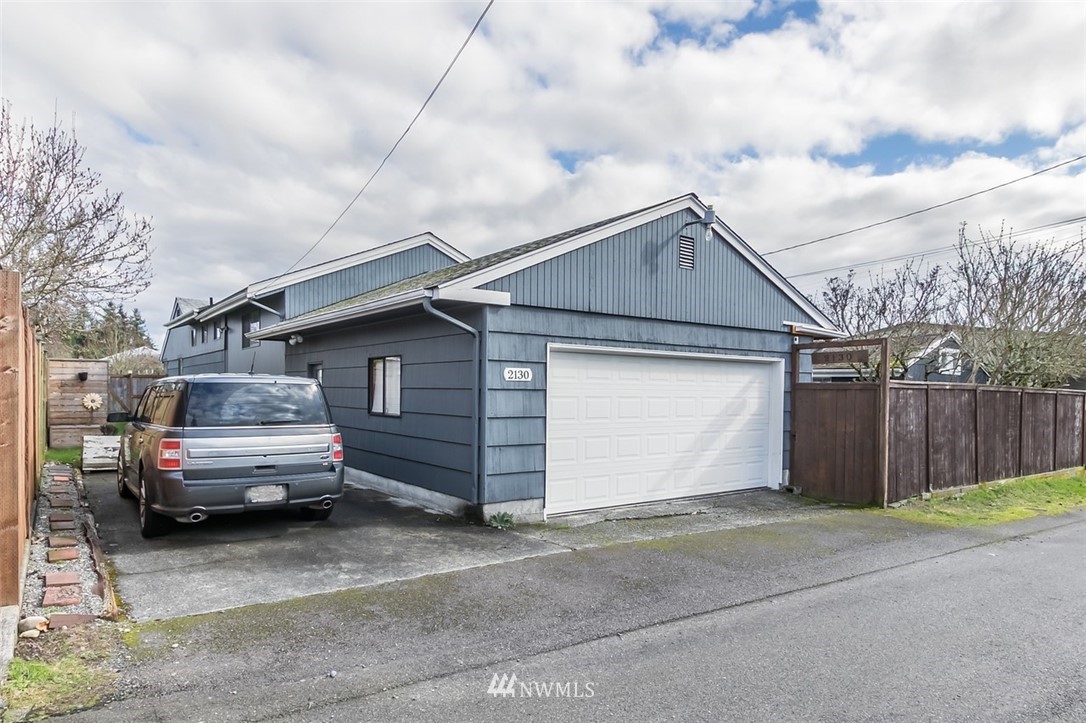 2130 N Bennett Street , -2914