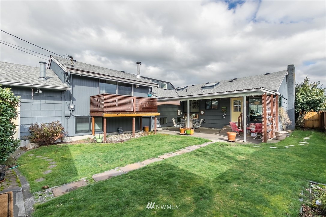 2130 N Bennett Street , -2914