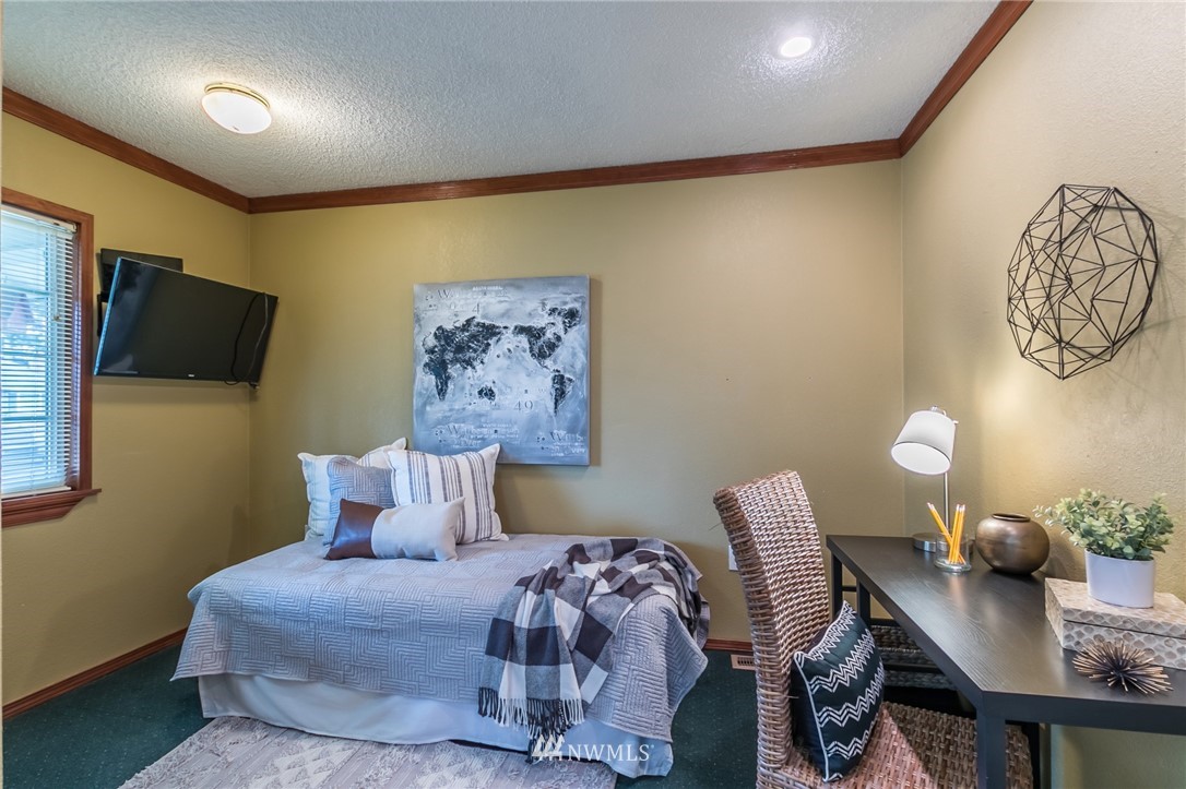 4601 N 19th Street , -3817
