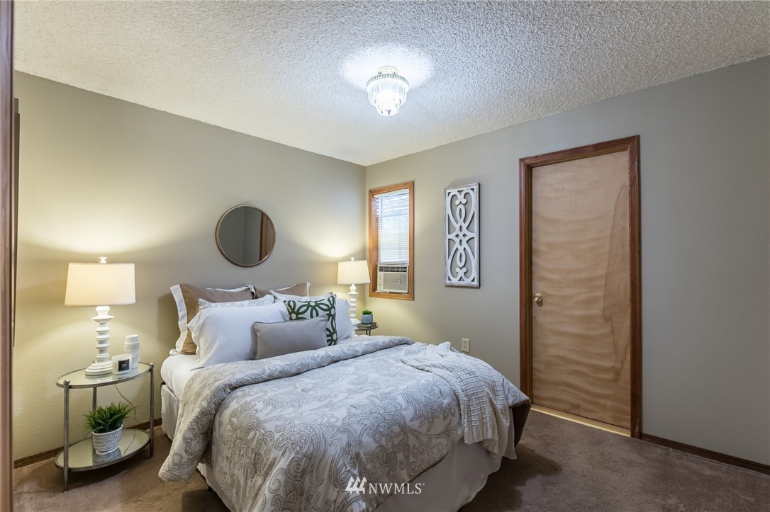 4601 N 19th Street , -3817