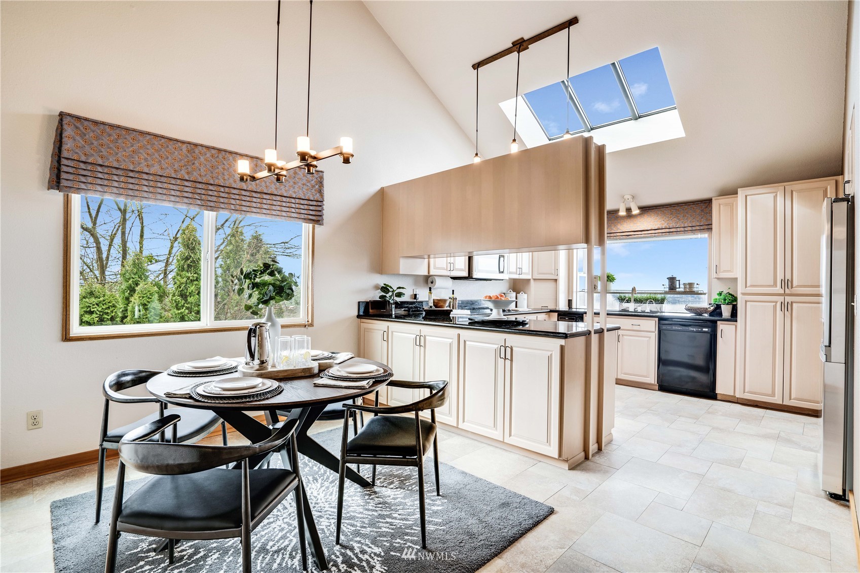 5624 Green Hills Avenue NE