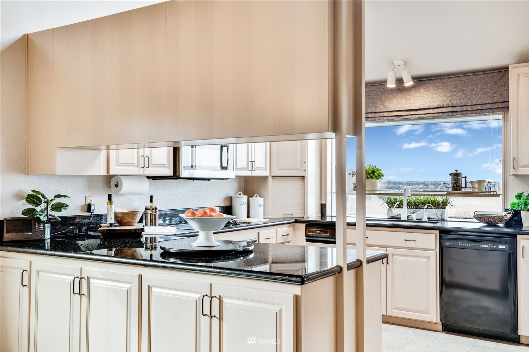 5624 Green Hills Avenue NE