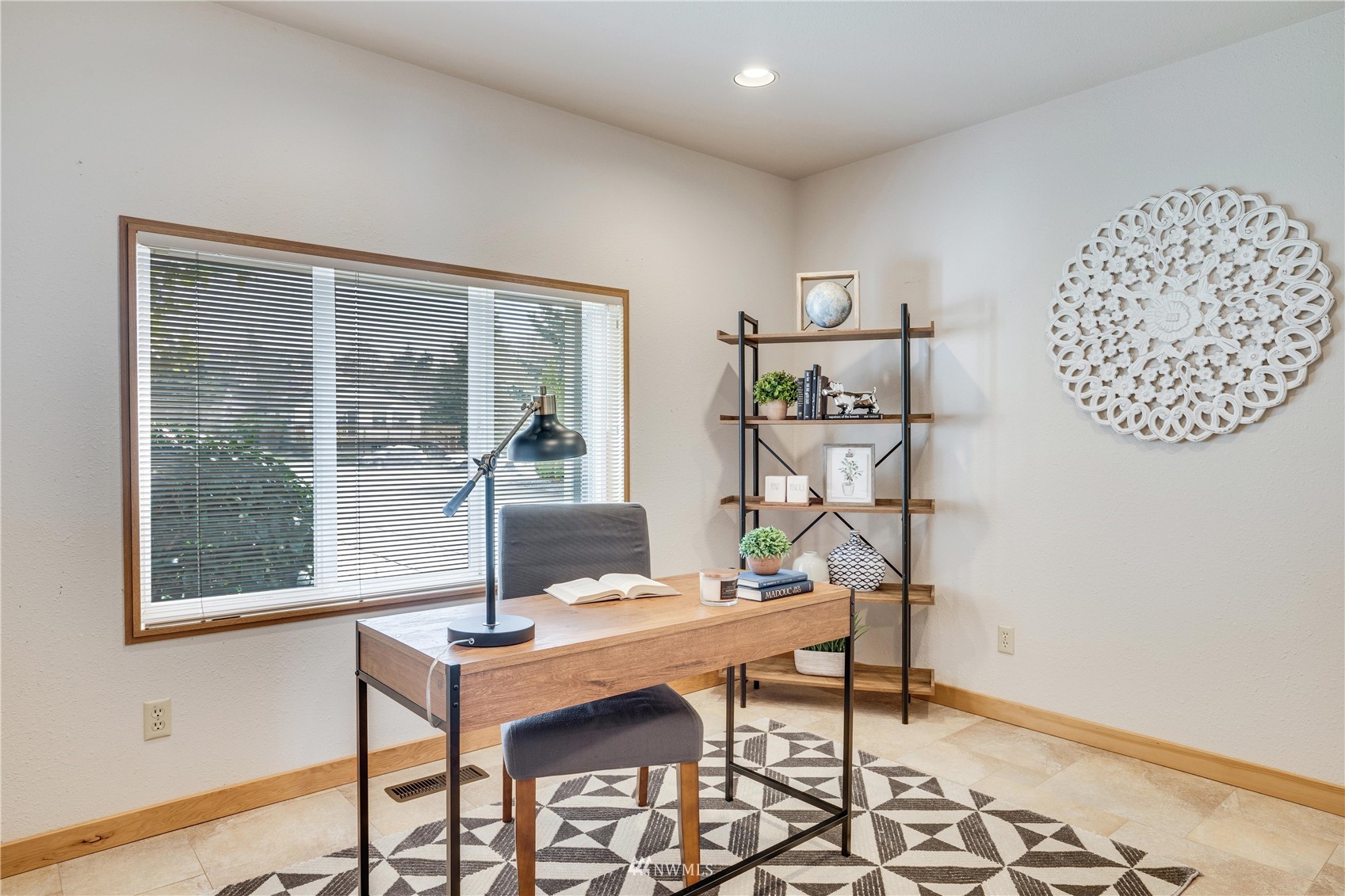 5624 Green Hills Avenue NE