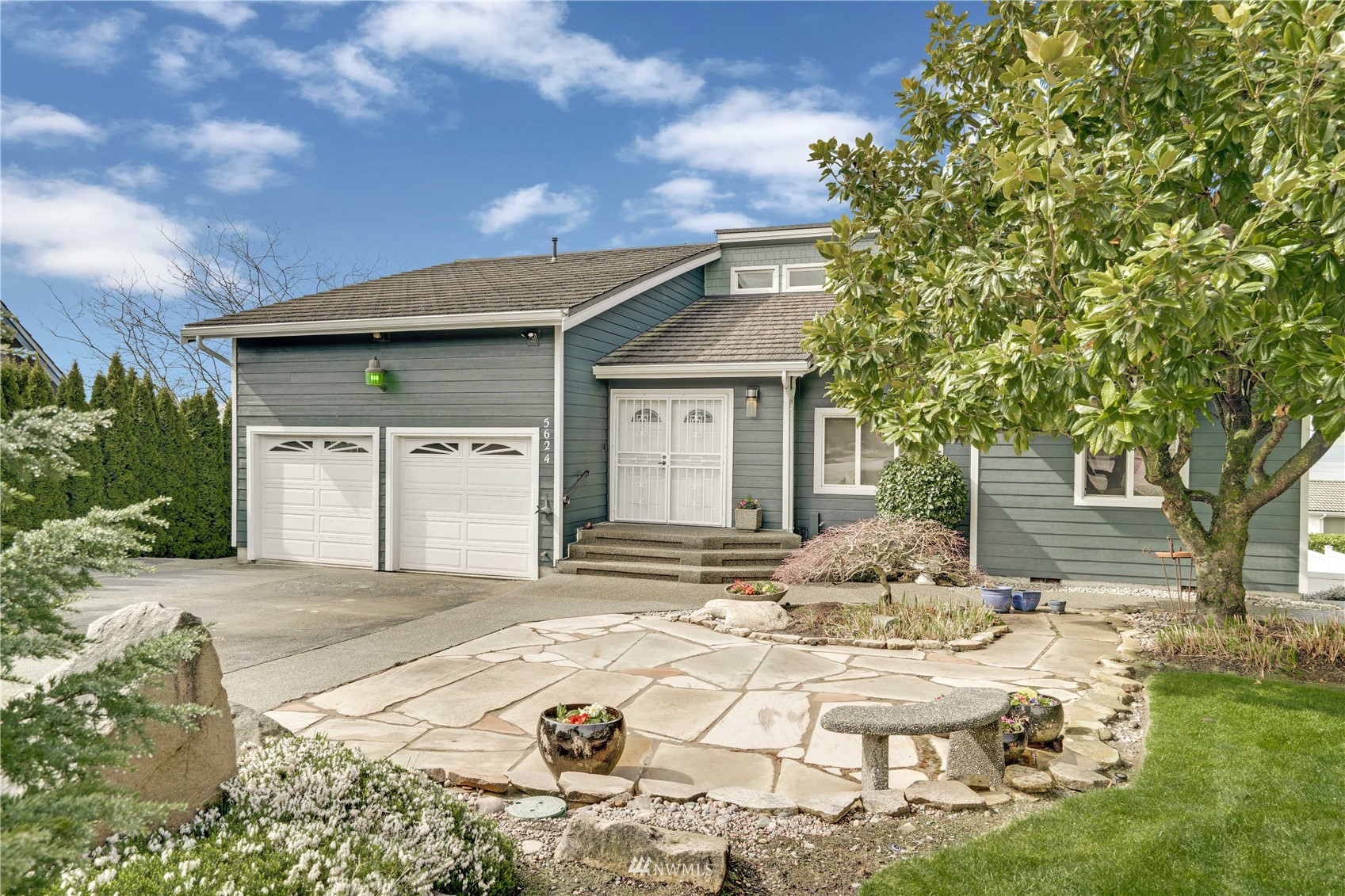 5624 Green Hills Avenue NE