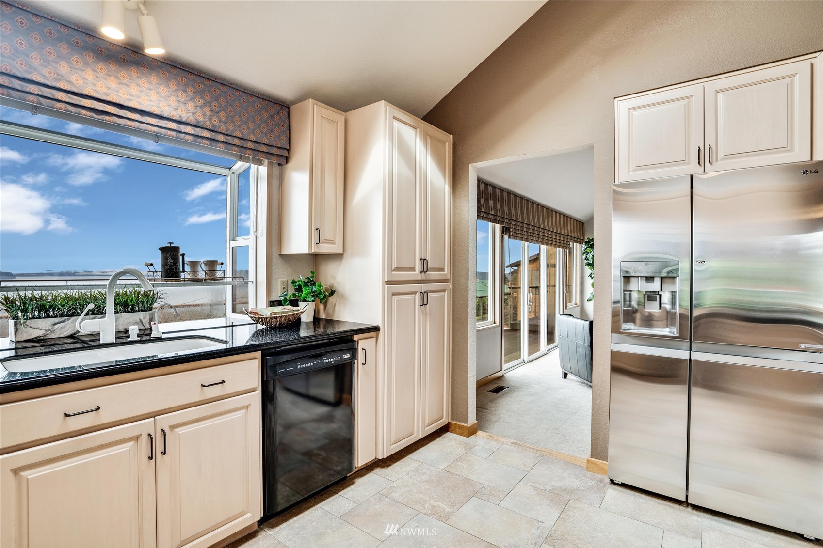 5624 Green Hills Avenue NE