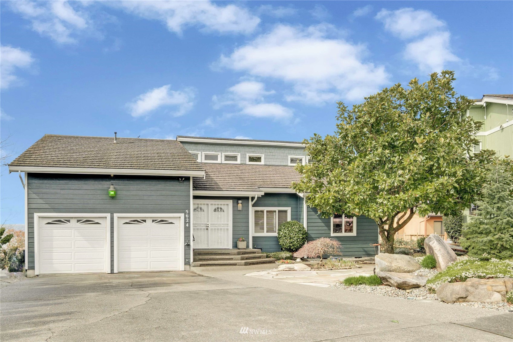 5624 Green Hills Avenue NE