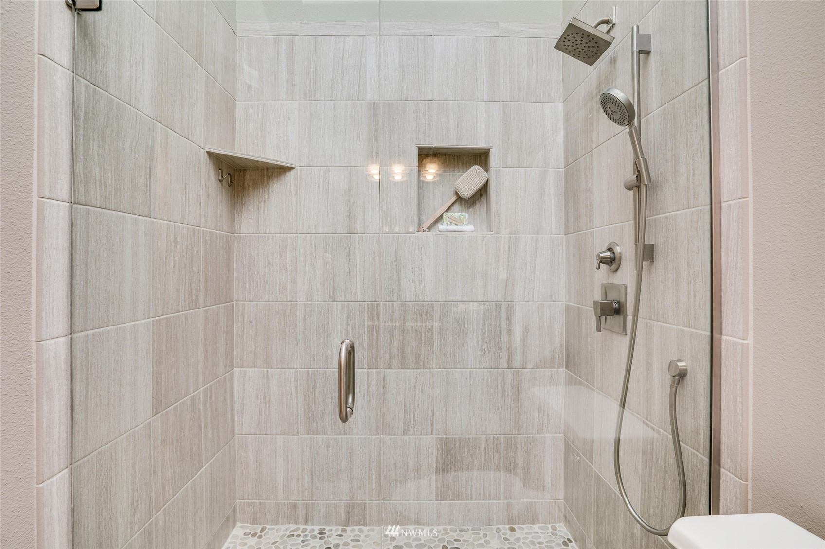 5624 Green Hills Avenue NE