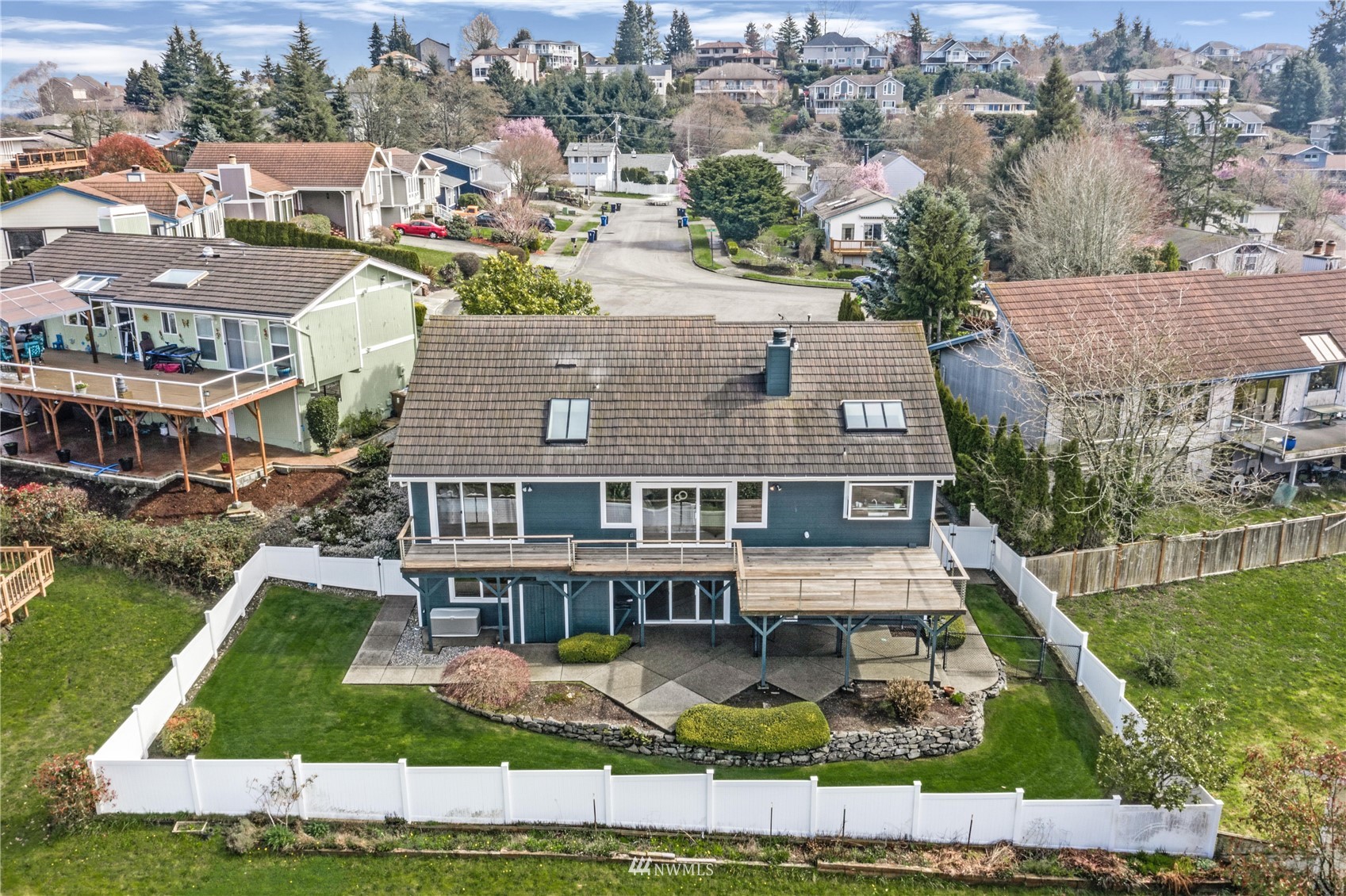 5624 Green Hills Avenue NE