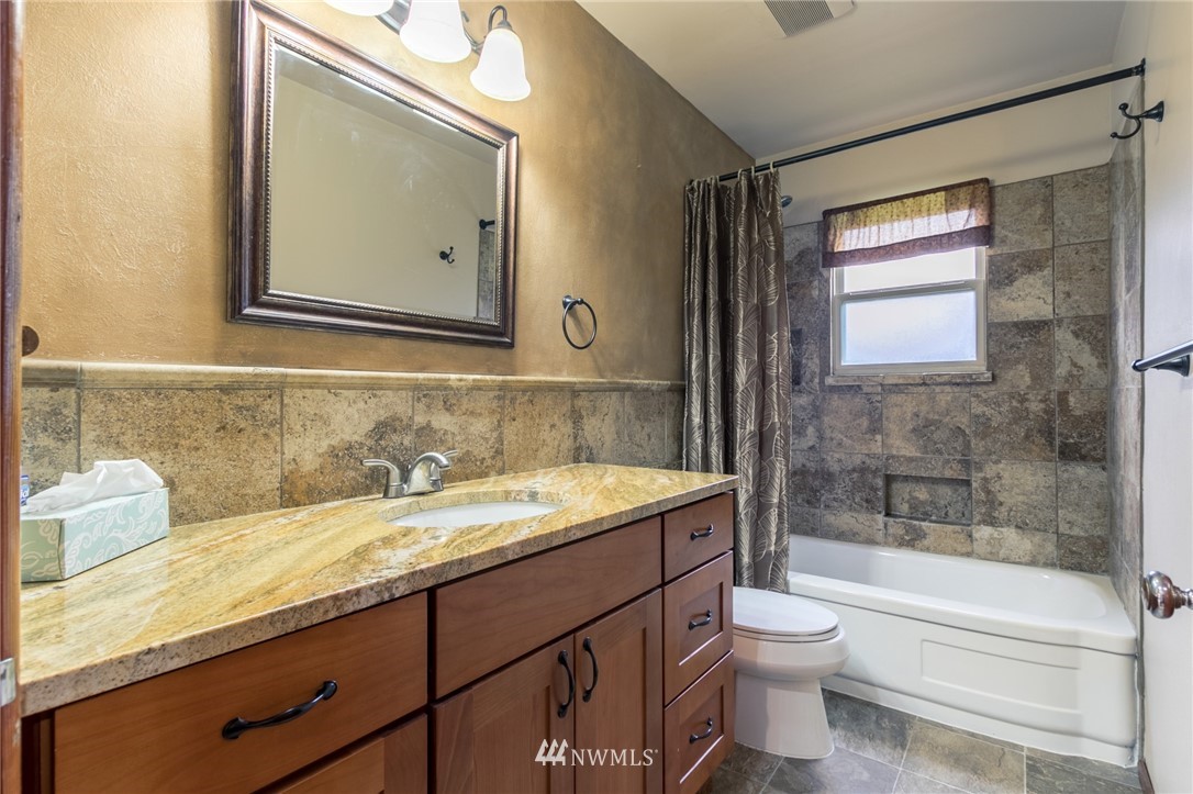 1104 17th Avenue , -9124