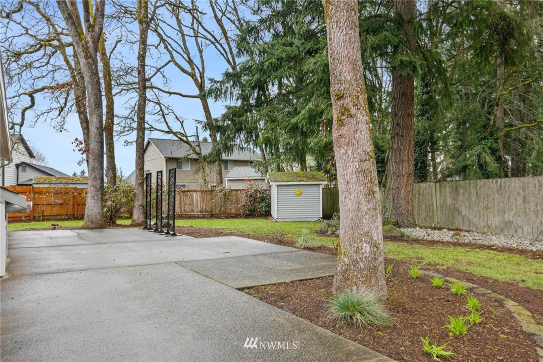 5917 Danials Loop SE